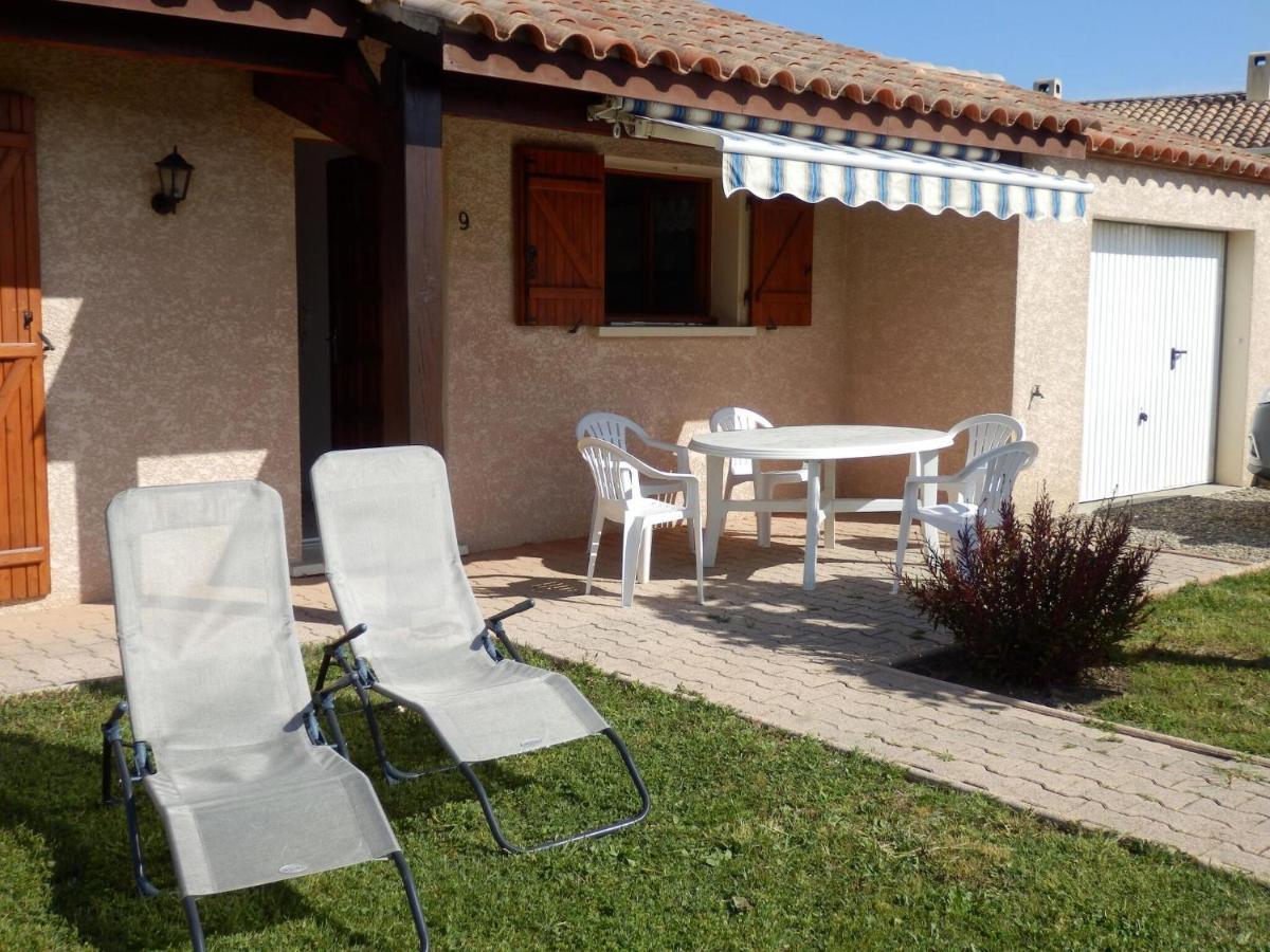 Pretty Villa With Above Ground Pool Saint-Genies-de-Fontedit Bagian luar foto
